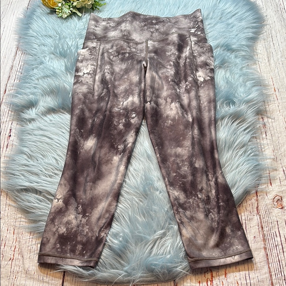 Athleta Salutation Stash Pocket II Capri in Supernova sz S
